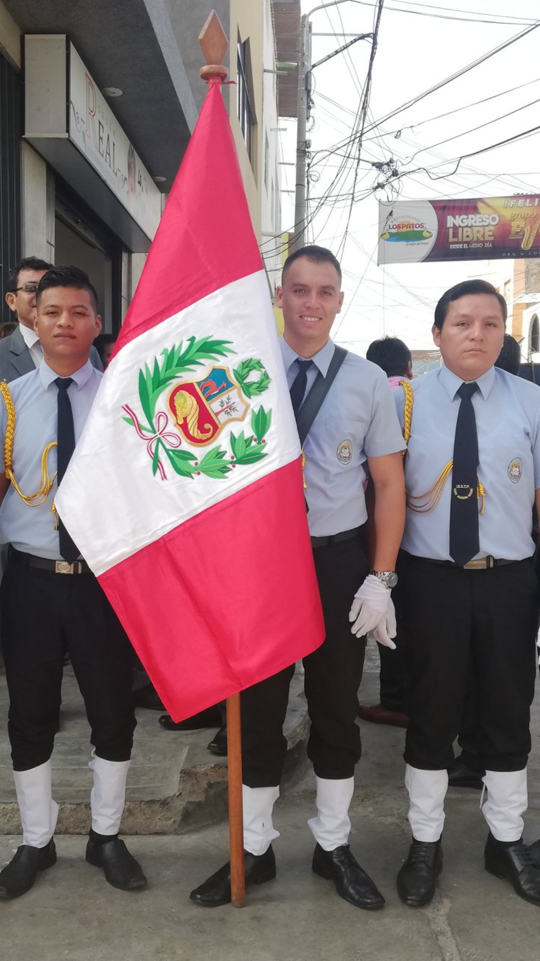 nosotros_bandera